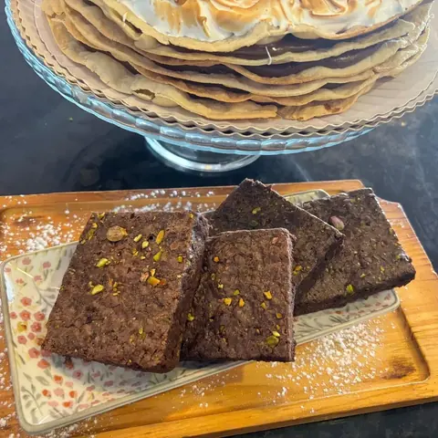 Brownie de chocolate con pistachos