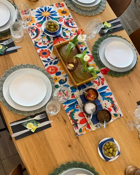 Mesas y salón del restaurante argentino Ocampo