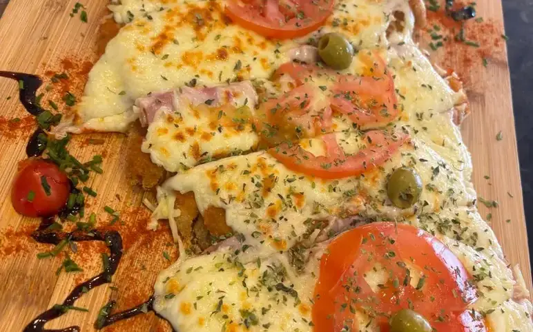 Milanesa a la napolitana del restaurante argentino Ocampo